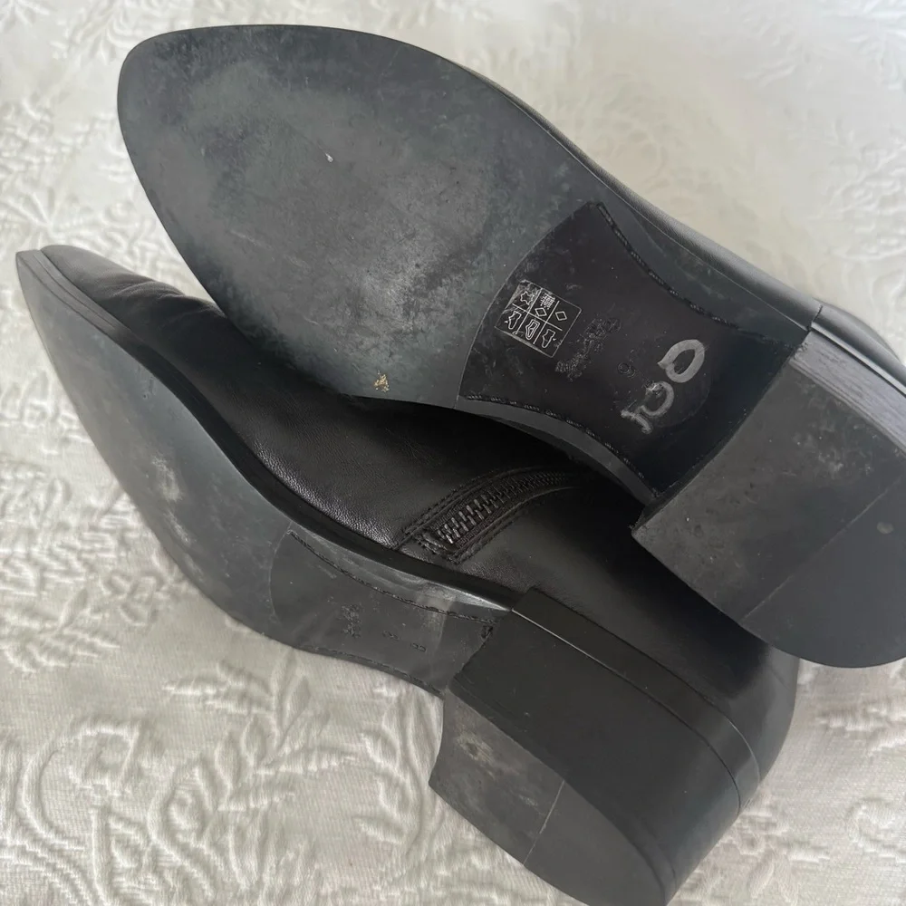 Coach Montana Black Leather Ankle Boots size 9